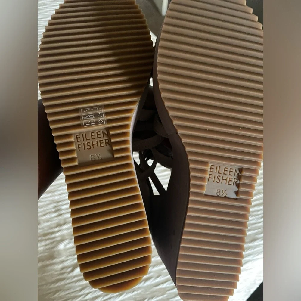 Eileen Fisher taupe color wedges